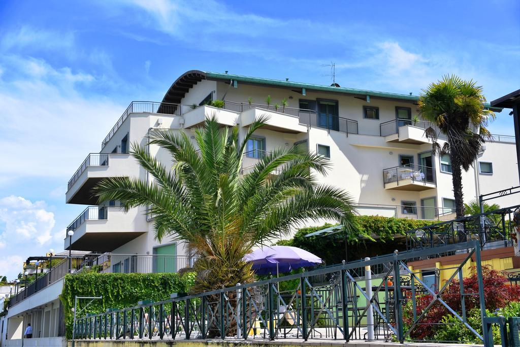 Aparthotel Residenza Miralago By Wonderful Italy 2*